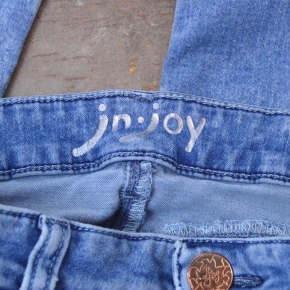 J& Joy Light Wash Skinny Jeans, Size 31/32 - Picture 8 of 16